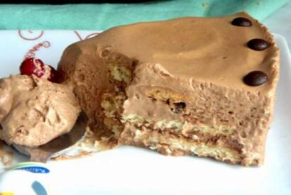 Thumbnail for Bolo de bolacha com mousse de chocolate cremosa